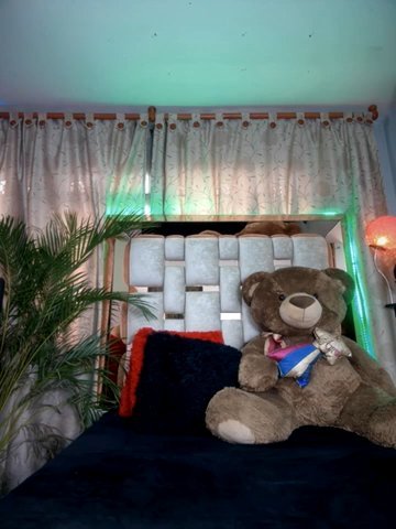serena_willow live cam screenshot malefemale on Tip.show – Interactive Live Cam Shows — screenshot #1