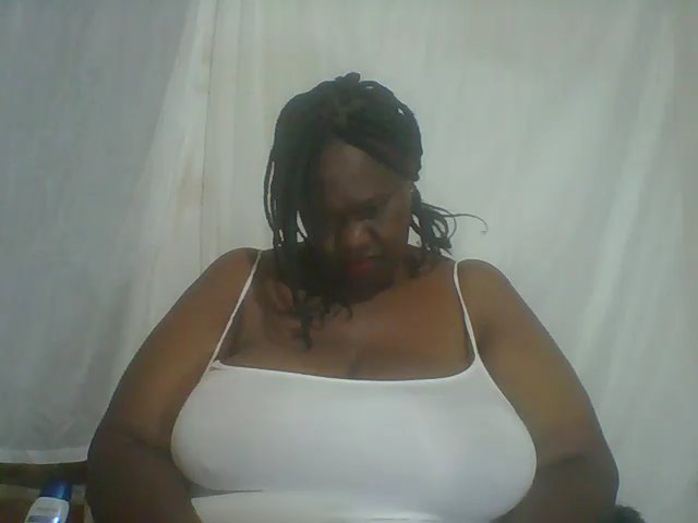 Afriqmom live cam screenshot female from Kenya on Tip.show – Interactive Live Cam Shows — screenshot #1