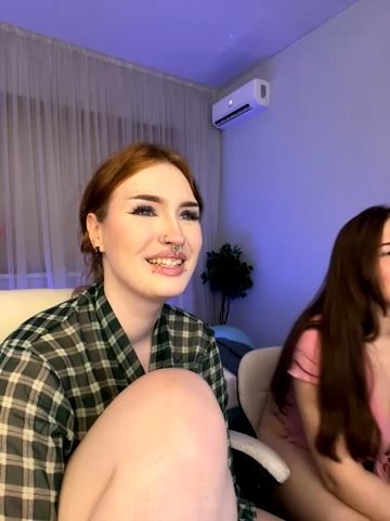 _Chlo__e live cam screenshot females on Tip.show – Interactive Live Cam Shows — screenshot #1