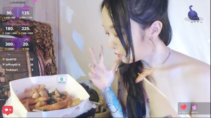 Etherealcat33 live cam screenshot female from Taiwan on Tip.show – Interactive Live Cam Shows — screenshot #1