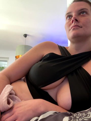 newMichelle — live cam screenshot • Tip.show – Interactive Live Cam Shows — #1 newMichelle live cam screenshot malefemale from Germany on Tip.show – Interactive Live Cam Shows — screenshot #1