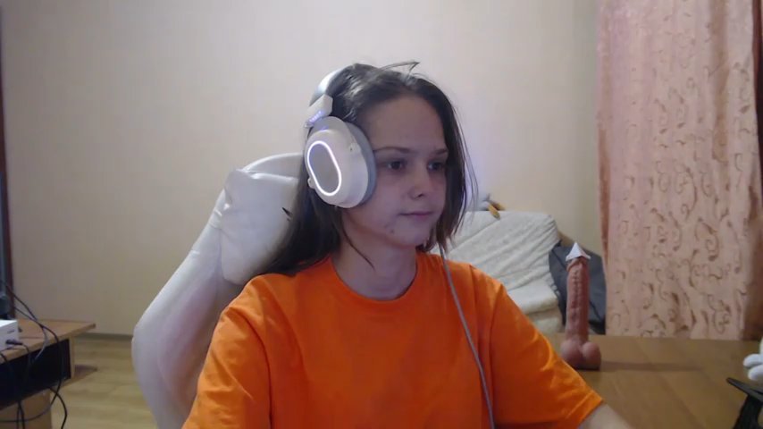 SharybbFace live cam screenshot female on Tip.show – Interactive Live Cam Shows — screenshot #2