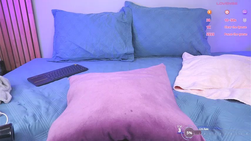 mia-reeves live cam screenshot female from Colombia on Tip.show – Interactive Live Cam Shows — screenshot #1