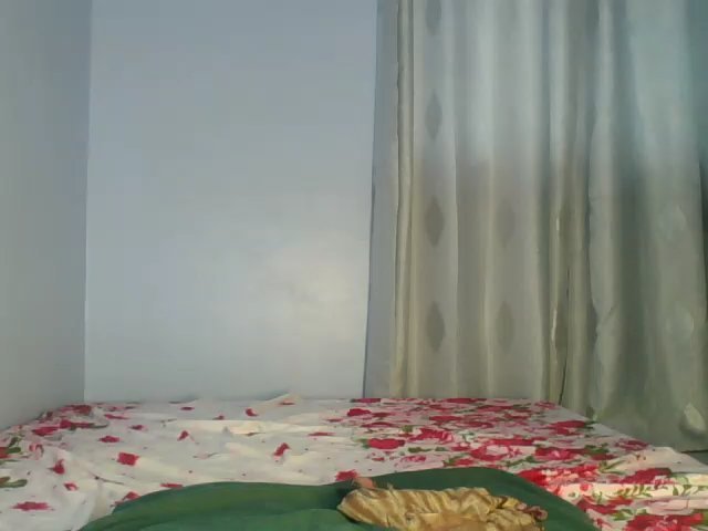 sandra_sauvage live cam screenshot female from Kenya on Tip.show – Interactive Live Cam Shows — screenshot #2