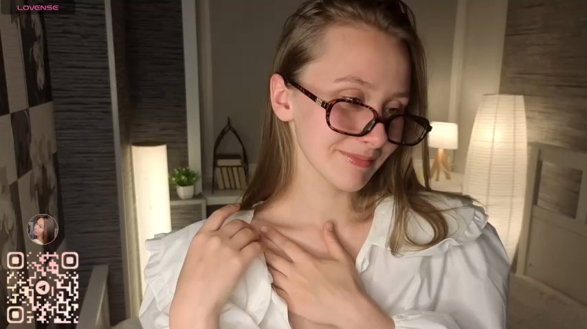 EthalBuffkin — live cam screenshot • Tip.show – Interactive Live Cam Shows — #1 EthalBuffkin live cam screenshot female on Tip.show – Interactive Live Cam Shows — screenshot #1