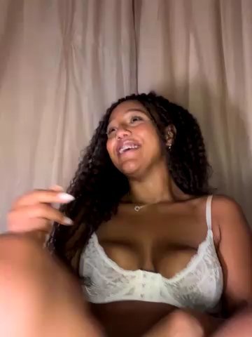 Kaiisa_ live cam screenshot female from Brazil on Tip.show – Interactive Live Cam Shows — screenshot #2
