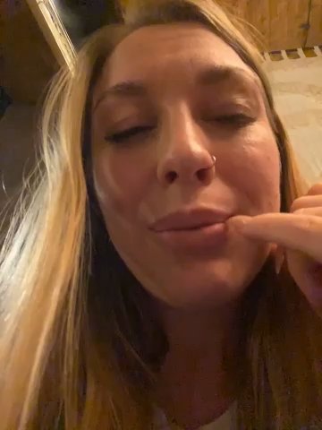 Sweet___Emily live cam screenshot female on Tip.show – Interactive Live Cam Shows — screenshot #1