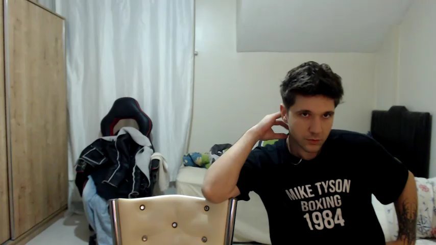 handsomeee04 live cam screenshot males from Turkey on Tip.show – Interactive Live Cam Shows — screenshot #1