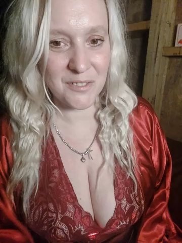 Bouncy-Bella28X live cam screenshot female from United Kingdom on Tip.show – Interactive Live Cam Shows — screenshot #1