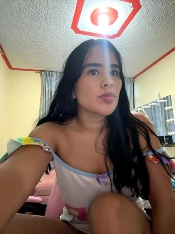 laure_torres live cam screenshot female on Tip.show – Interactive Live Cam Shows — screenshot #3