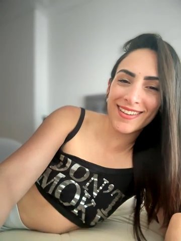 alessandra-a live cam screenshot female from Argentina on Tip.show – Interactive Live Cam Shows — screenshot #1