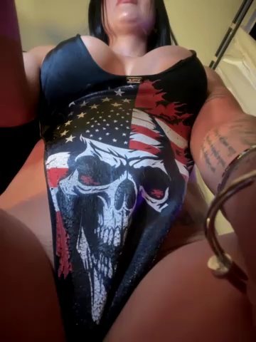 Alexandra_duque live cam screenshot female from Colombia on Tip.show – Interactive Live Cam Shows — screenshot #1