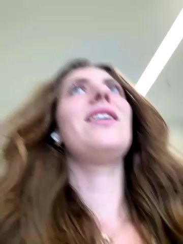 MariiD live cam screenshot females on Tip.show – Interactive Live Cam Shows — screenshot #5