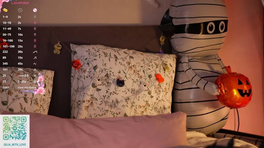 HollisBeckett live cam screenshot female on Tip.show – Interactive Live Cam Shows — screenshot #1