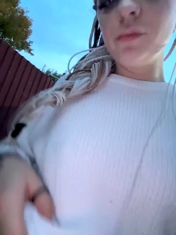 TwixCouple live cam screenshot females from Russia on Tip.show – Interactive Live Cam Shows — screenshot #8