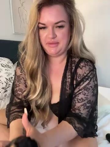 Scottish_Milf_Bella_xo live cam screenshot malefemale from United Kingdom on Tip.show – Interactive Live Cam Shows — screenshot #3