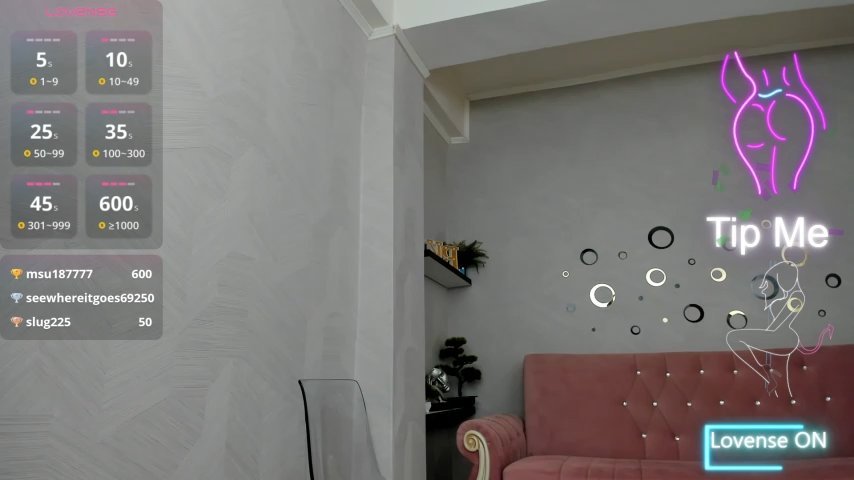BelovedKhlloee live cam screenshot female on Tip.show – Interactive Live Cam Shows — screenshot #1