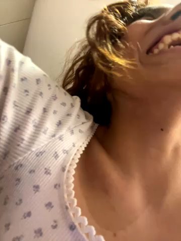 Katee_Jones live cam screenshot female on Tip.show – Interactive Live Cam Shows — screenshot #2