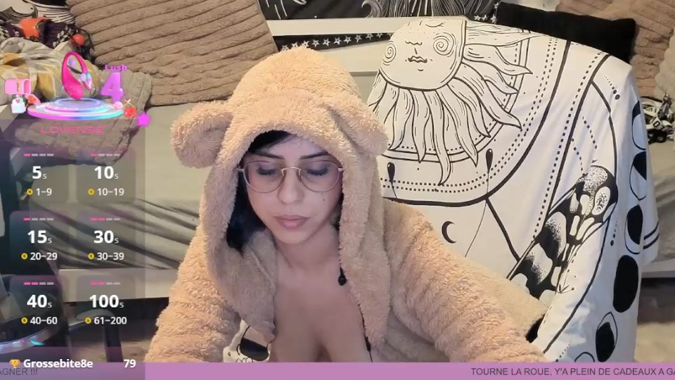 LisandreLaVenale live cam screenshot malefemale from France on Tip.show – Interactive Live Cam Shows — screenshot #2