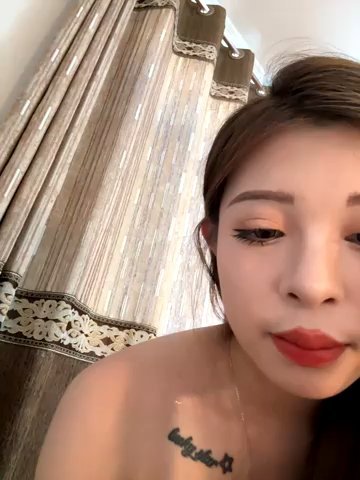 tuanzi125216 live cam screenshot female on Tip.show – Interactive Live Cam Shows — screenshot #4