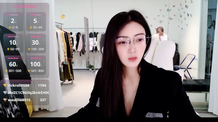 yangyang-777 live cam screenshot females on Tip.show – Interactive Live Cam Shows — screenshot #3