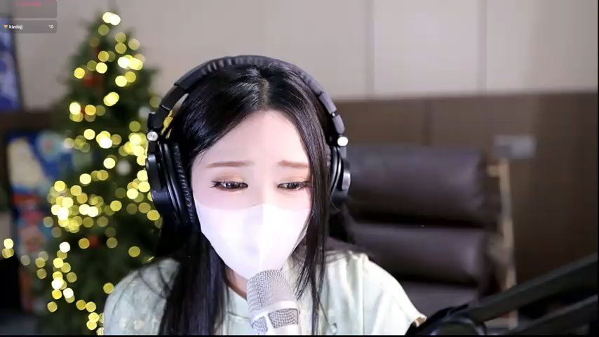 yaya_1888 live cam screenshot female on Tip.show – Interactive Live Cam Shows — screenshot #1