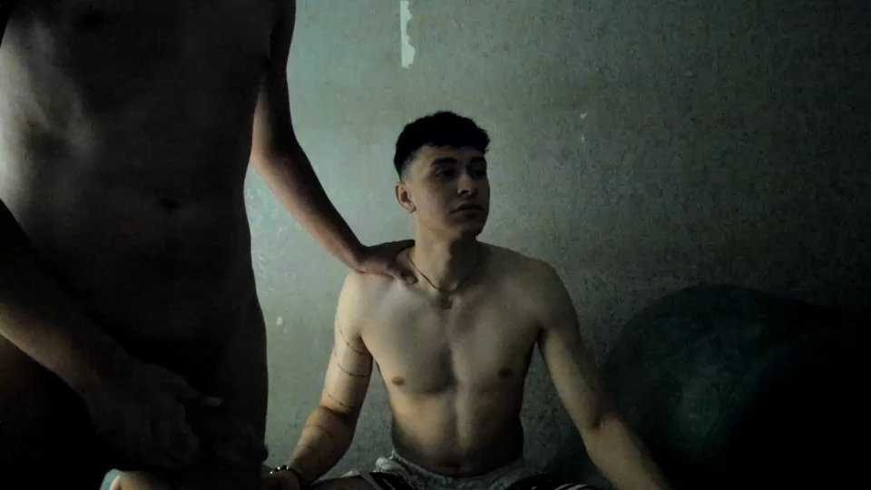 pelusos_mens live cam screenshot males on Tip.show – Interactive Live Cam Shows — screenshot #2