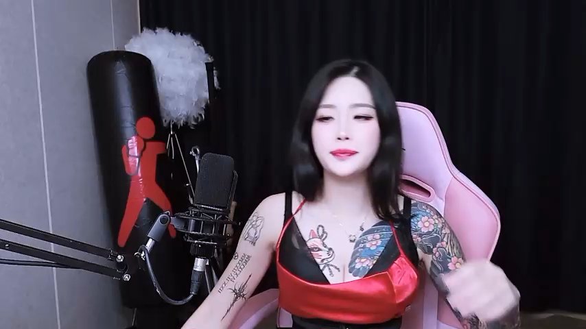 MISA_02 live cam screenshot female from South Korea on Tip.show – Interactive Live Cam Shows — screenshot #8