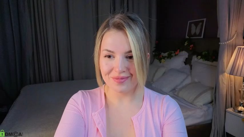 Nikki_Kai live cam screenshot female from Russia on Tip.show – Interactive Live Cam Shows — screenshot #1