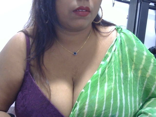 ROSEE_MERRYYYY live cam screenshot female from India on Tip.show – Interactive Live Cam Shows — screenshot #1