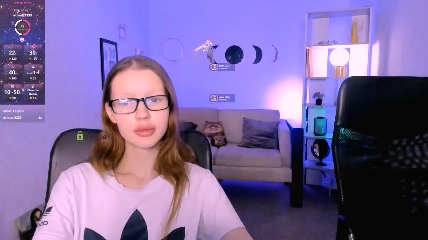 khloebeauty live cam screenshot malefemale on Tip.show – Interactive Live Cam Shows — screenshot #1