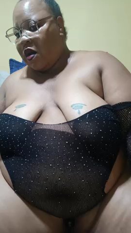XCHOCOLOVEBBW69 live cam screenshot malefemale from South Africa on Tip.show – Interactive Live Cam Shows — screenshot #1