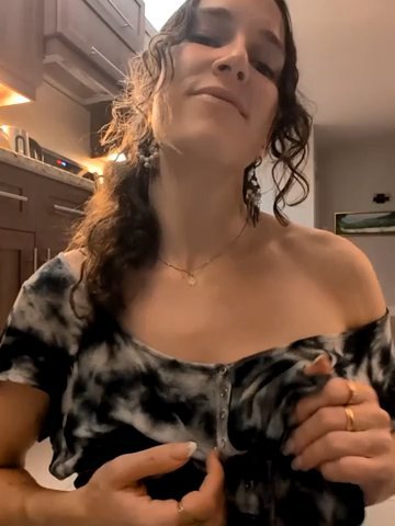 forbiddenbabygirl live cam screenshot female from Australia on Tip.show – Interactive Live Cam Shows — screenshot #2