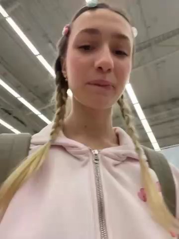 Lia__Love live cam screenshot female on Tip.show – Interactive Live Cam Shows — screenshot #2