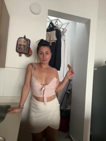 Verito_hot live cam screenshot female from Colombia on Tip.show – Interactive Live Cam Shows — screenshot #2