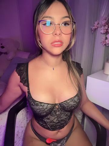 tuckersabrina live cam screenshot females from Colombia on Tip.show – Interactive Live Cam Shows — screenshot #1