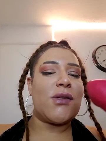 BubblesLovexox live cam screenshot female from United Kingdom on Tip.show – Interactive Live Cam Shows — screenshot #1