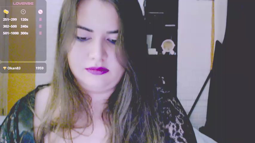 _bade_tasci_ live cam screenshot female from Turkey on Tip.show – Interactive Live Cam Shows — screenshot #5