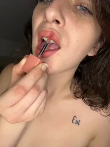 lolippp666 live cam screenshot female from Romania on Tip.show – Interactive Live Cam Shows — screenshot #1