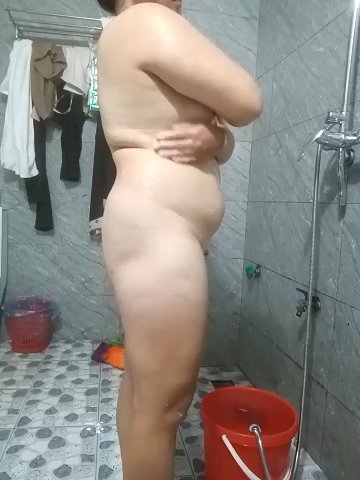 miumiu_00 live cam screenshot female from Vietnam on Tip.show – Interactive Live Cam Shows — screenshot #1