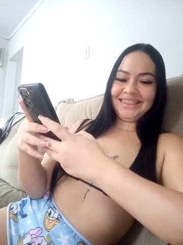 Novinhabonequinha3 live cam screenshot female from Brazil on Tip.show – Interactive Live Cam Shows — screenshot #2