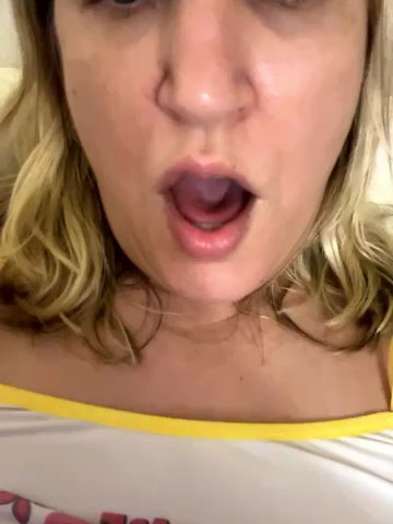 Bia_sexynovaes live cam screenshot female from Brazil on Tip.show – Interactive Live Cam Shows — screenshot #1