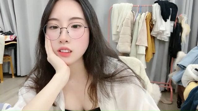 Freya7777 live cam screenshot female on Tip.show – Interactive Live Cam Shows — screenshot #1