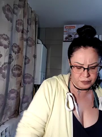 -__TSUNAMI__- live cam screenshot female from Turkey on Tip.show – Interactive Live Cam Shows — screenshot #6