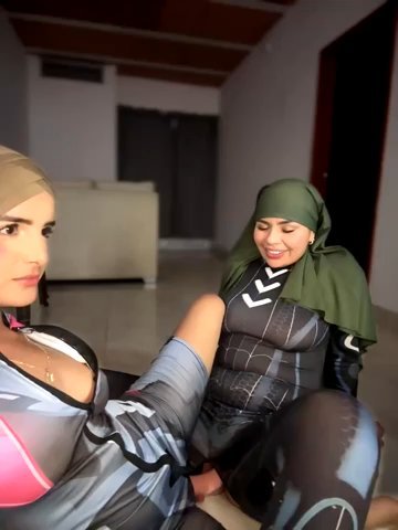 lalilamassu1 live cam screenshot females on Tip.show – Interactive Live Cam Shows — screenshot #7