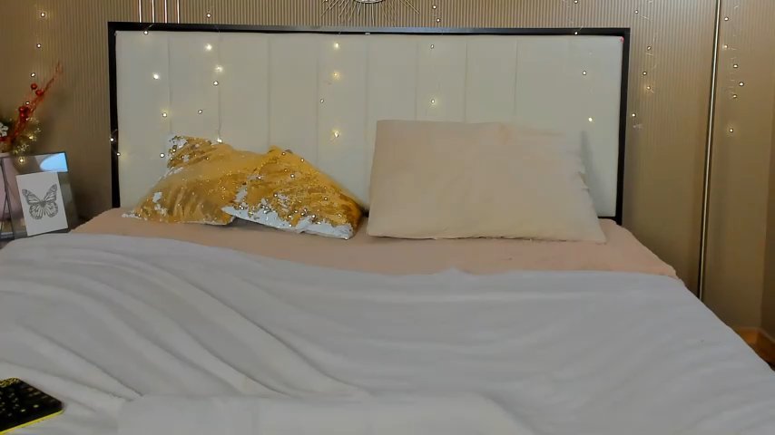 mailymilf live cam screenshot female from Russia on Tip.show – Interactive Live Cam Shows — screenshot #1