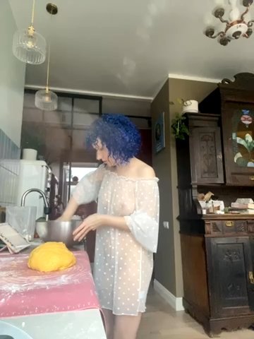 Kitty_Kisss live cam screenshot female from Russia on Tip.show – Interactive Live Cam Shows — screenshot #3