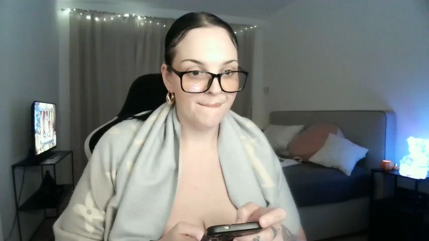 JUJUICY- live cam screenshot malefemale from Germany on Tip.show – Interactive Live Cam Shows — screenshot #1