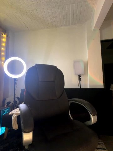 aly_golden_ live cam screenshot female from Colombia on Tip.show – Interactive Live Cam Shows — screenshot #2