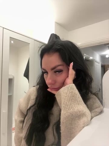 BELLABLACKXUK live cam screenshot malefemale from United Kingdom on Tip.show – Interactive Live Cam Shows — screenshot #1